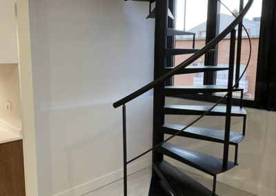 escaleras caracol metal madrid rotated